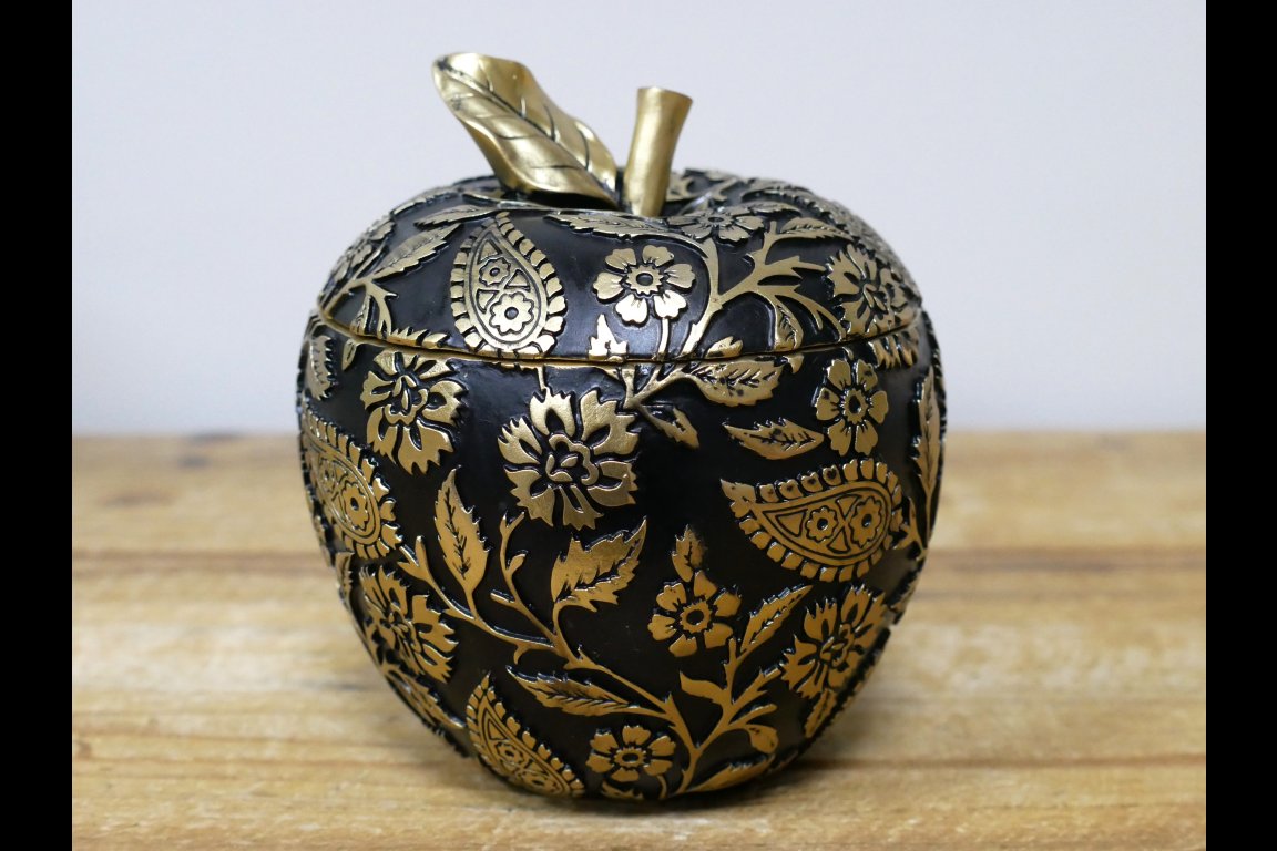 Black & Gold Apple