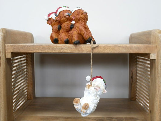 Helpful Christmas Cows