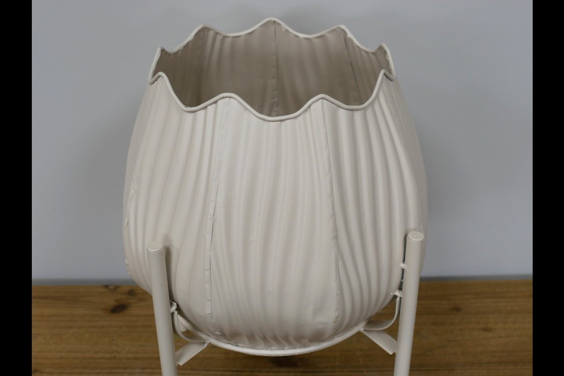 Cream Planter