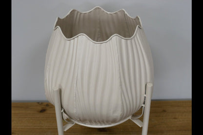 Cream Planter