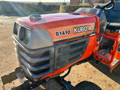 KUBOTA B1410 4WD COMPACT TRACTOR WITH WESSEX 4FT MENAGE LEVELLER