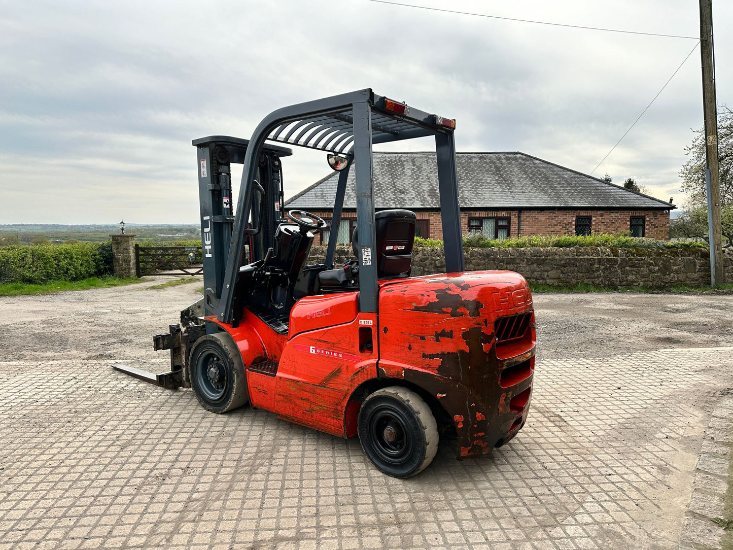 2019 HELI FD25G 2.5 TON DIESEL FORKLIFT WITH 360 ROTATING FORK CARRIAGE