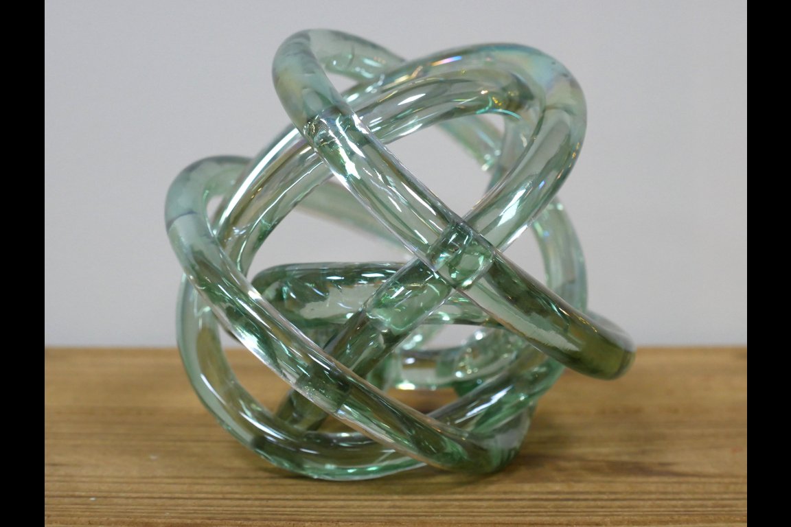 Glass Knot