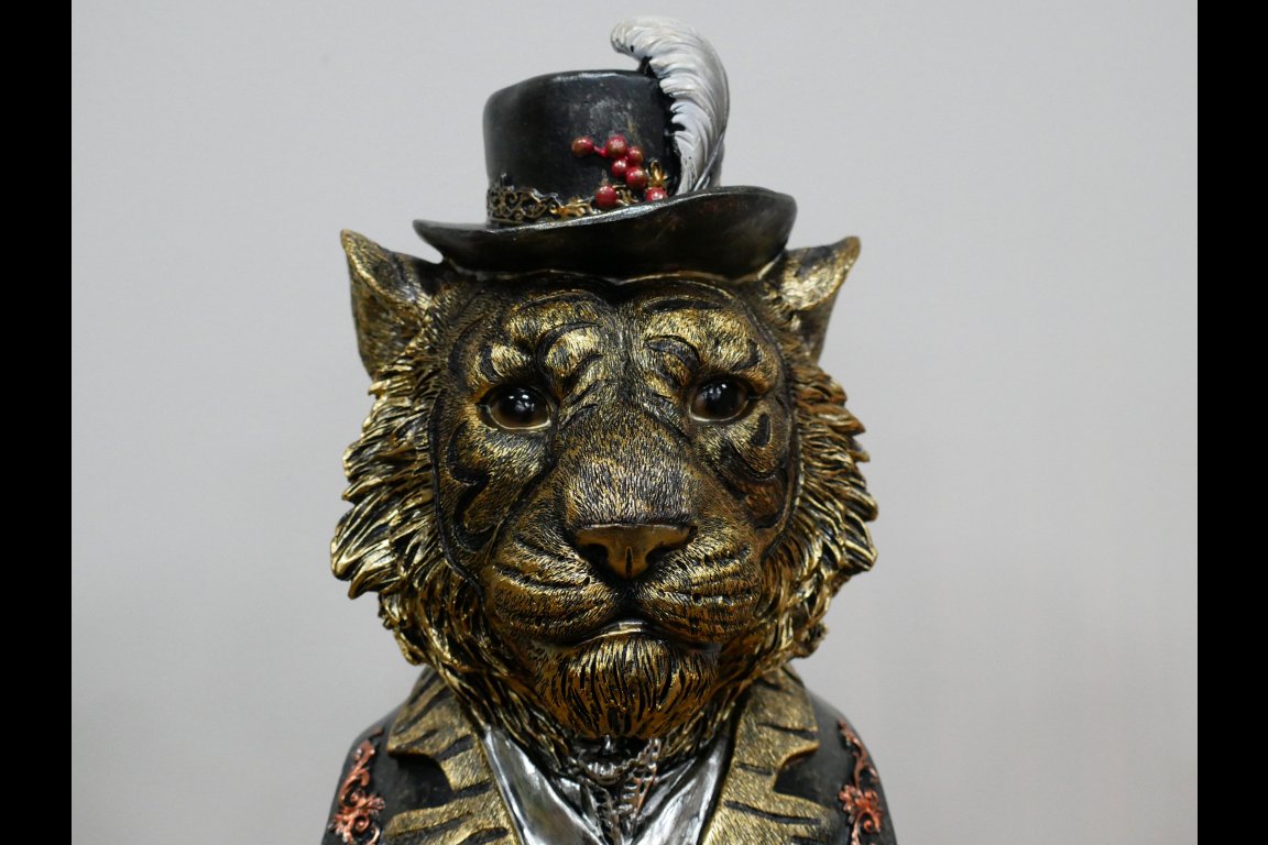 Tiger Bust