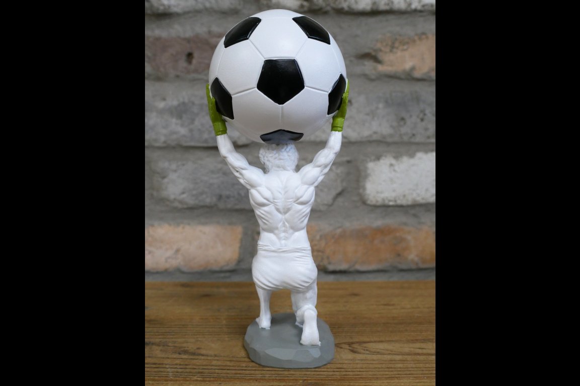 Atlas At The Pitch