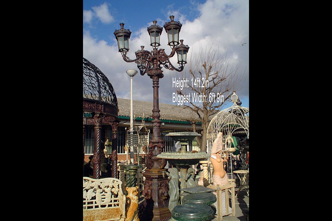 Giant Lamp Post