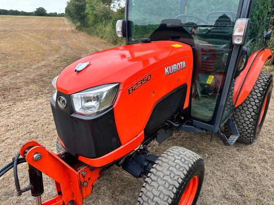 65 REG. KUBOTA B2350 23HP 4WD COMPACT TRACTOR WITH HYDRAULIC 4 WAY BLADE