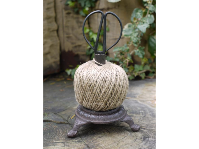 String Holder & Scissors