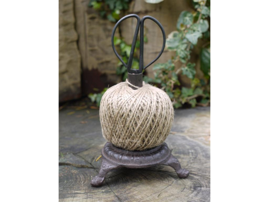 String Holder & Scissors