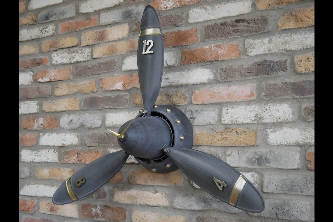 Propeller Clock