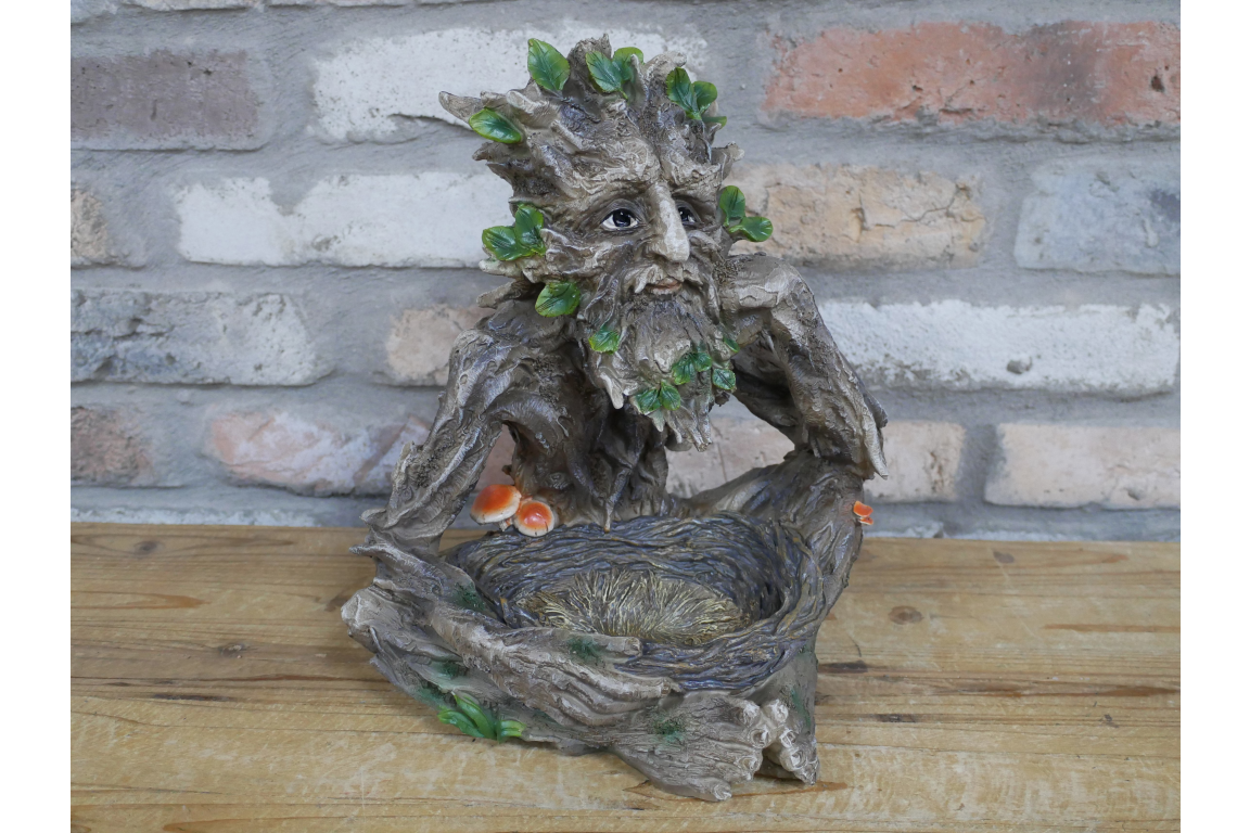 Treeman Birdfeeder