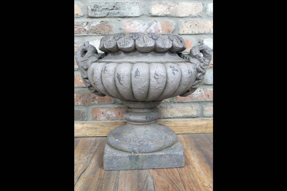 Urn