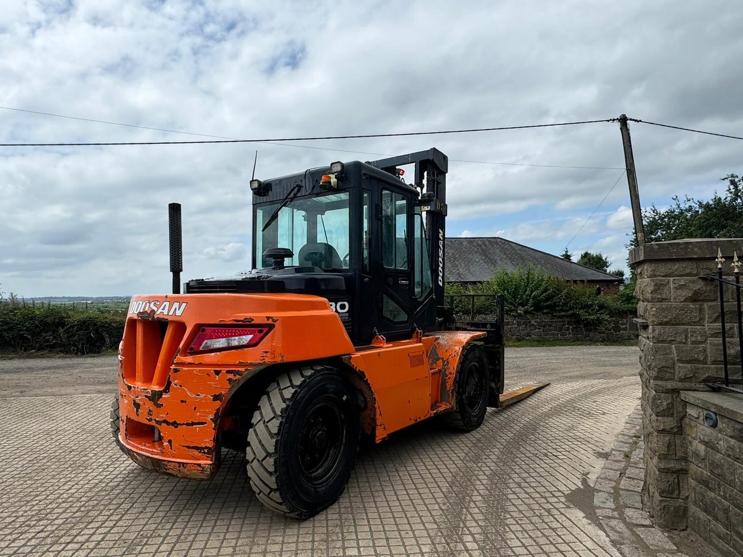 2015 DOOSAN D80S-7 8 TON FORKLIFT FORKTRUCK