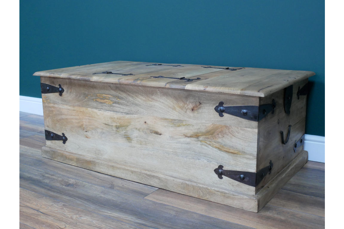 Large Trunk / Coffee Table