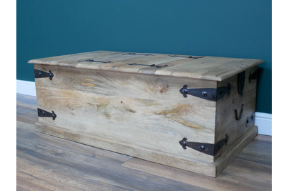 Large Trunk / Coffee Table