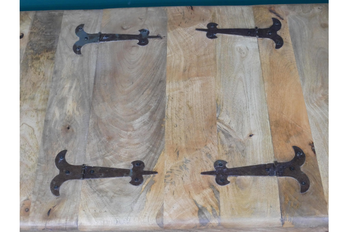 Large Trunk / Coffee Table