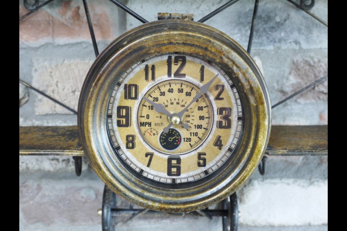 Aeroplane Clock
