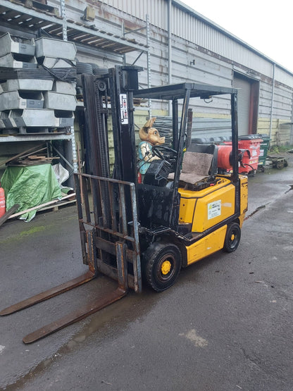 YALE 2 TONNE GAS FORKLIFT TRUCK