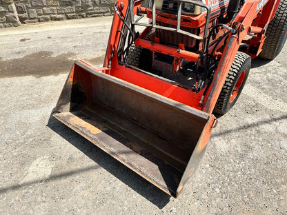 KUBOTA B2150 23HP 4WD COMPACT TRACTOR WITH LOADER AND BUCKET