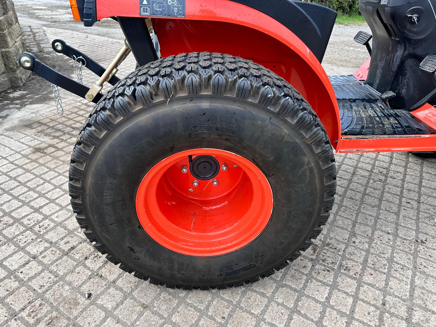 484 HOURS - KUBOTA B1241 4WD COMPACT TRACTOR