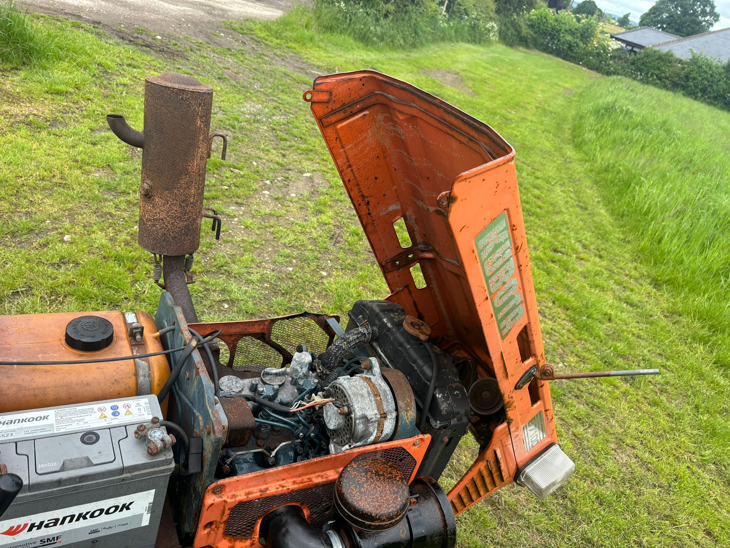 Kubota B7100 17HP 4WD Compact Tractor