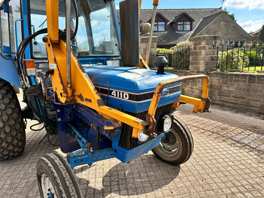 FORD 4110 54HP TRACTOR WITH BOMFORD LOADER