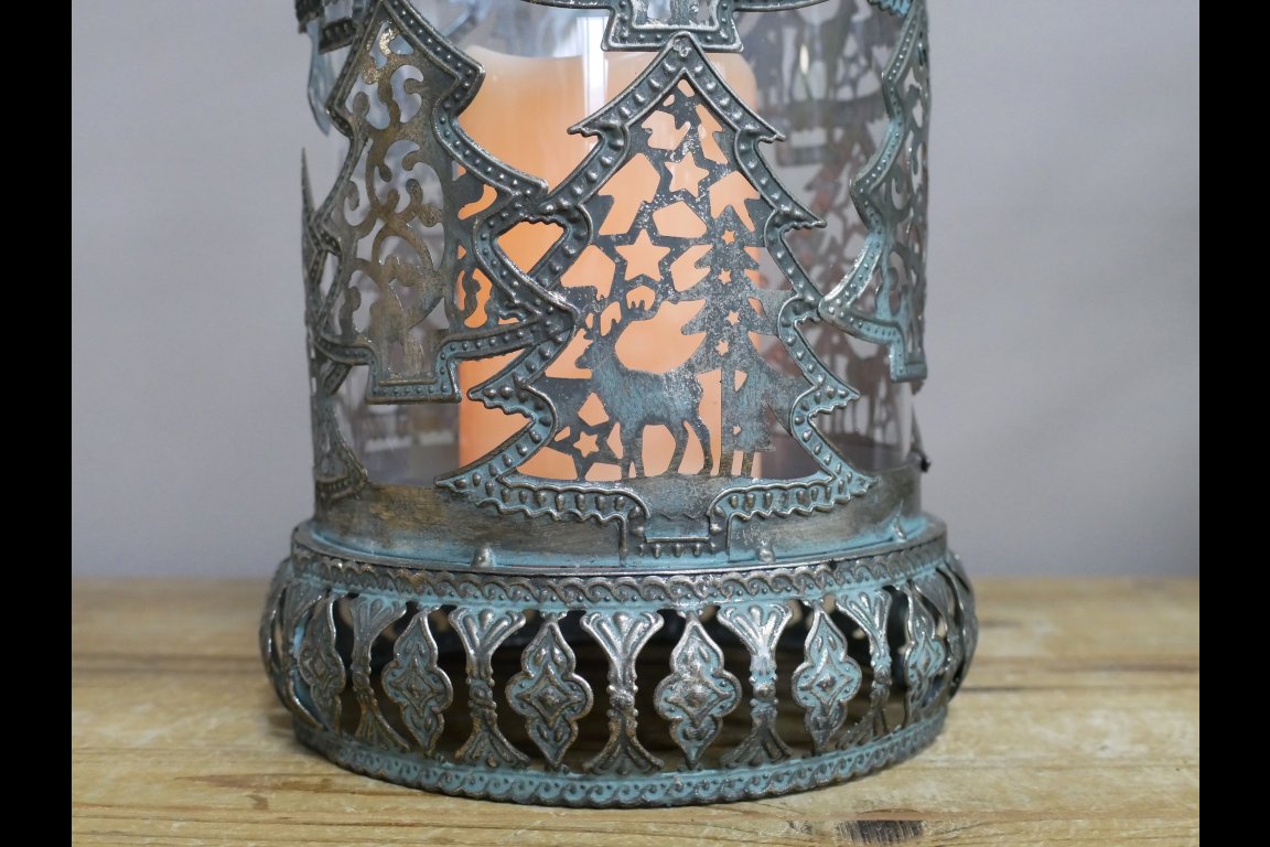 Round Tree Lantern