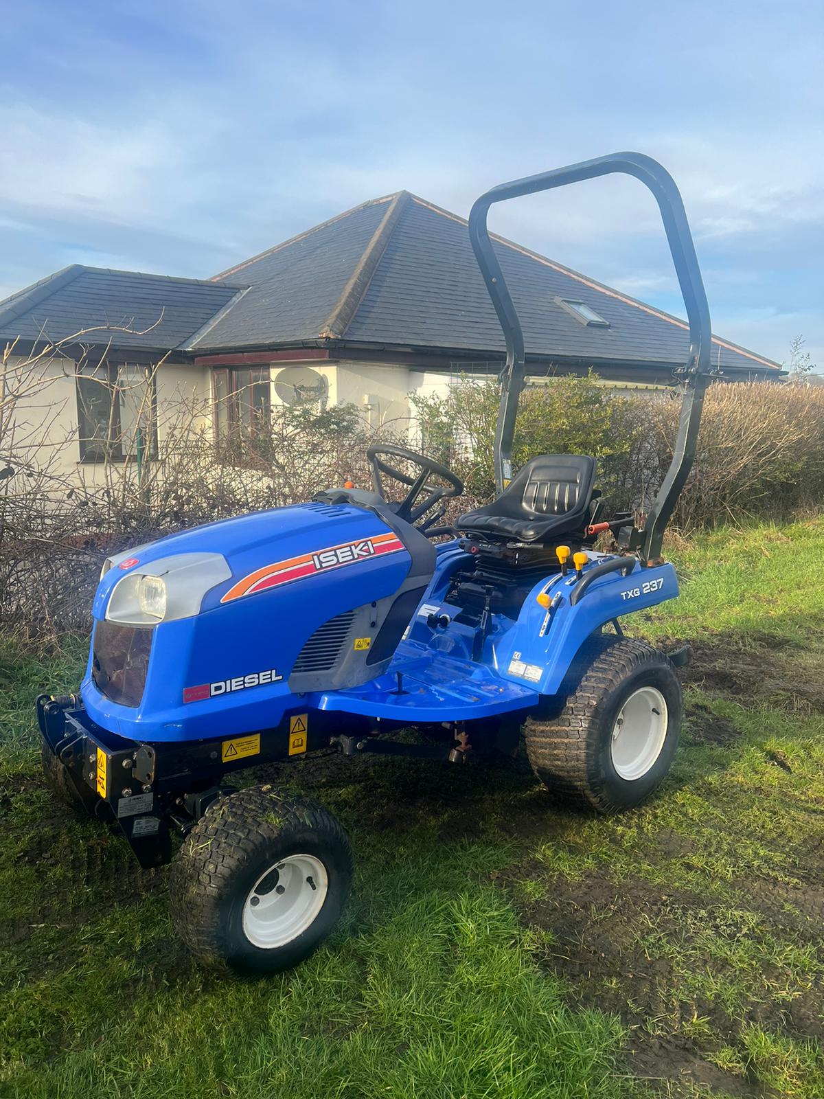 2015/65 PLATE ISEKI TXG 237 COMPACT TRACTOR 4x4