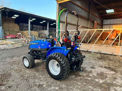 UNUSED SOLIS 20 20hp 4WD COMPACT TRACTOR, SHOWING A LOW AND GENUINE 3 HOURS