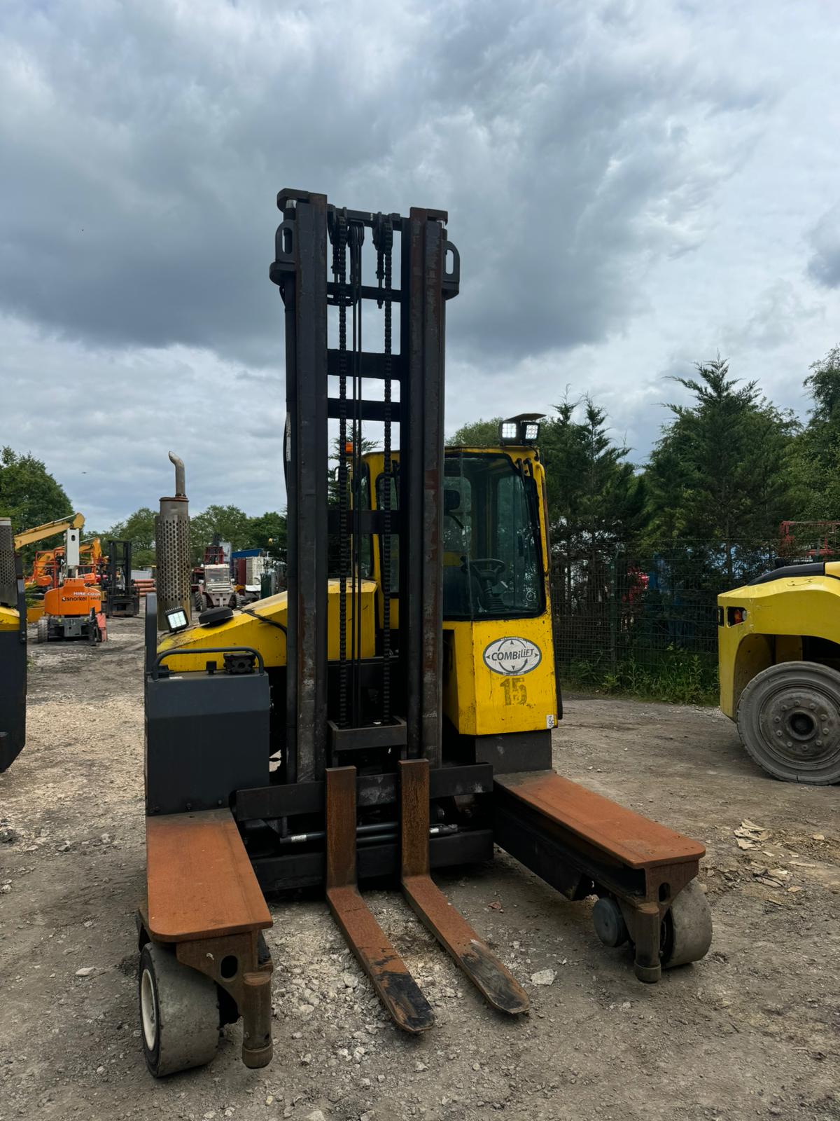 2012 COMBI C4000 FORKLIFT SIDE LOADER 4 TON LIFT