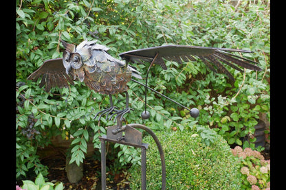 Giant Owl Stake