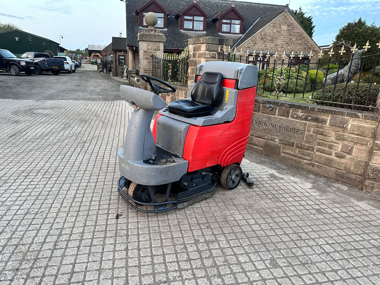 2015 HAKO SCRUBMASTER B155R RIDE ON FLOOR SCRUBBER/SWEEPER