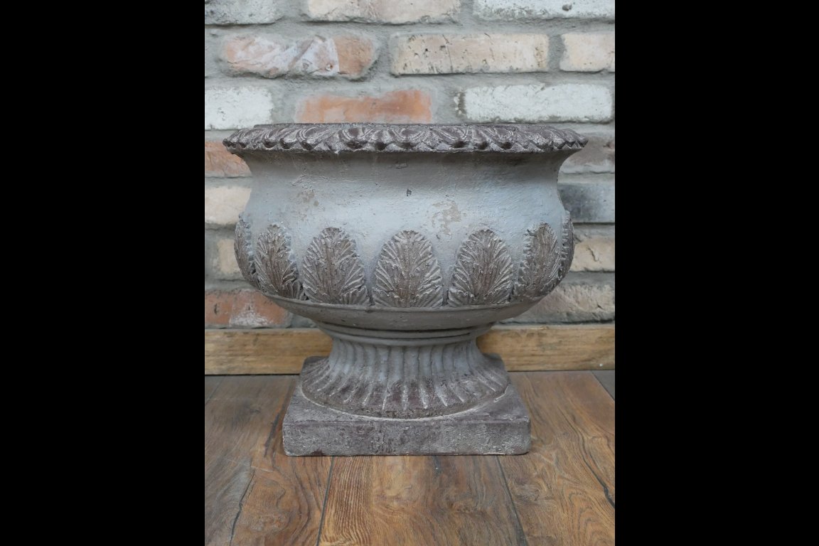 Urn
