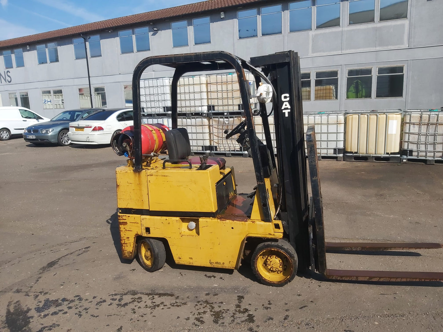 CATERPILLAR T35D GAS POWERED FORKLIFT