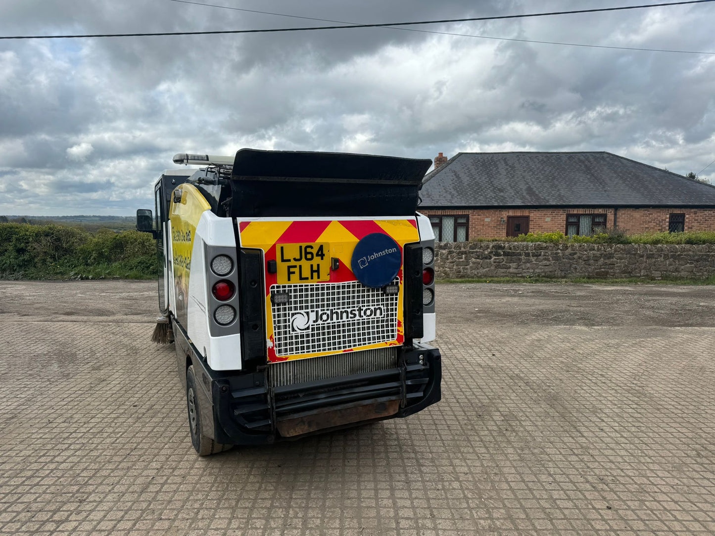 64/2014 JOHNSTON C201 ROAD SWEEPER