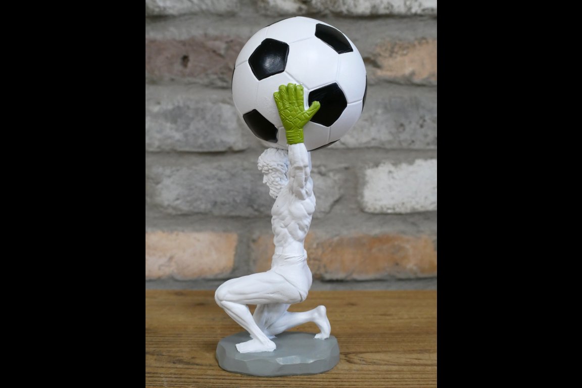 Atlas At The Pitch