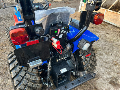 UNUSED SOLIS 20 20hp 4WD COMPACT TRACTOR, SHOWING A LOW AND GENUINE 3 HOURS