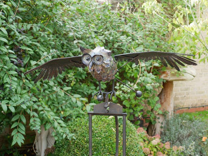 Giant Owl Stake