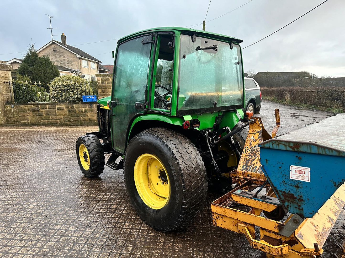 JOHN DEERE 4300 32HP 4WD COMPACT TRACTOR