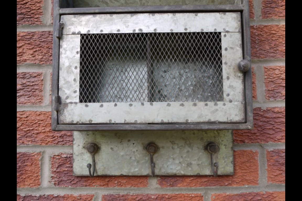 Wall Storage Unit