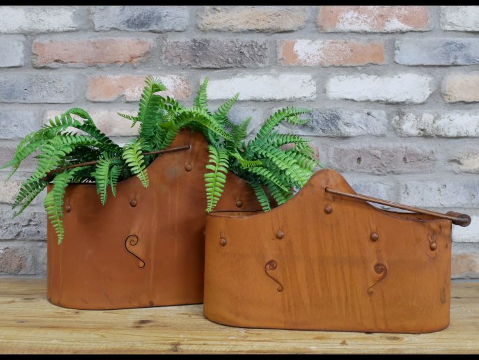 Set Of 2 Rusty Planters
