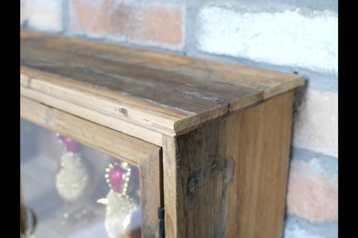Wall Unit