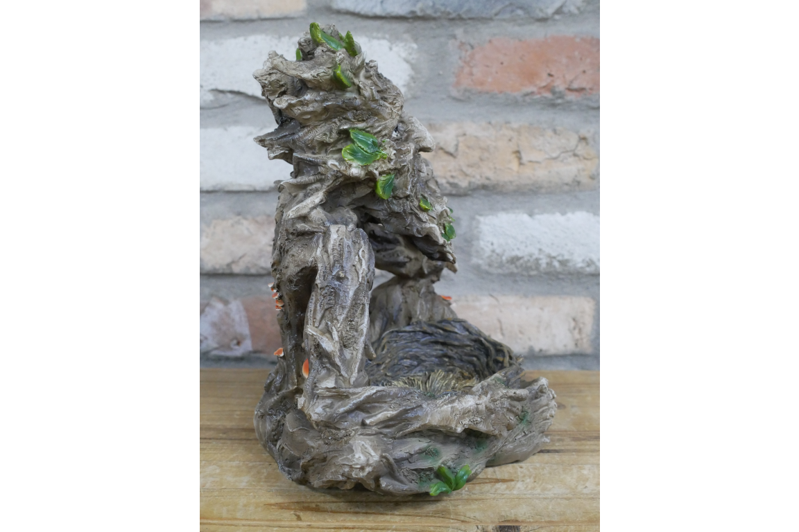 Treeman Birdfeeder