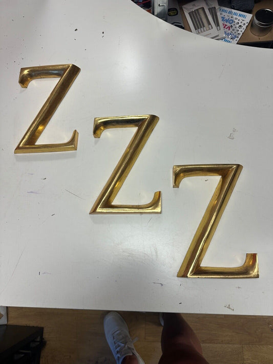 ZZZ POSH GRAFFITI DECORATIVE GOLD GILT WOODEN 23CM HIGH SLEEP WALL ART BED Z X 3