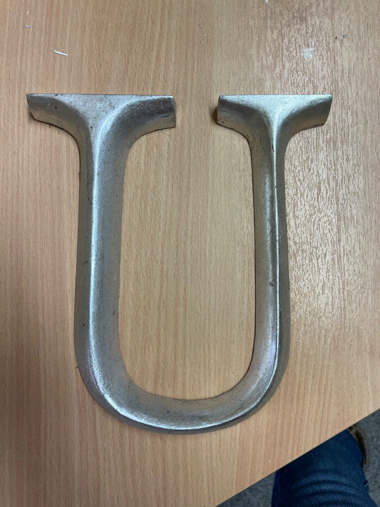 U POSH GRAFFITI DECORATIVE SILVER GILT WOODEN LETTER U 23CM HIGH HOME WALL ART