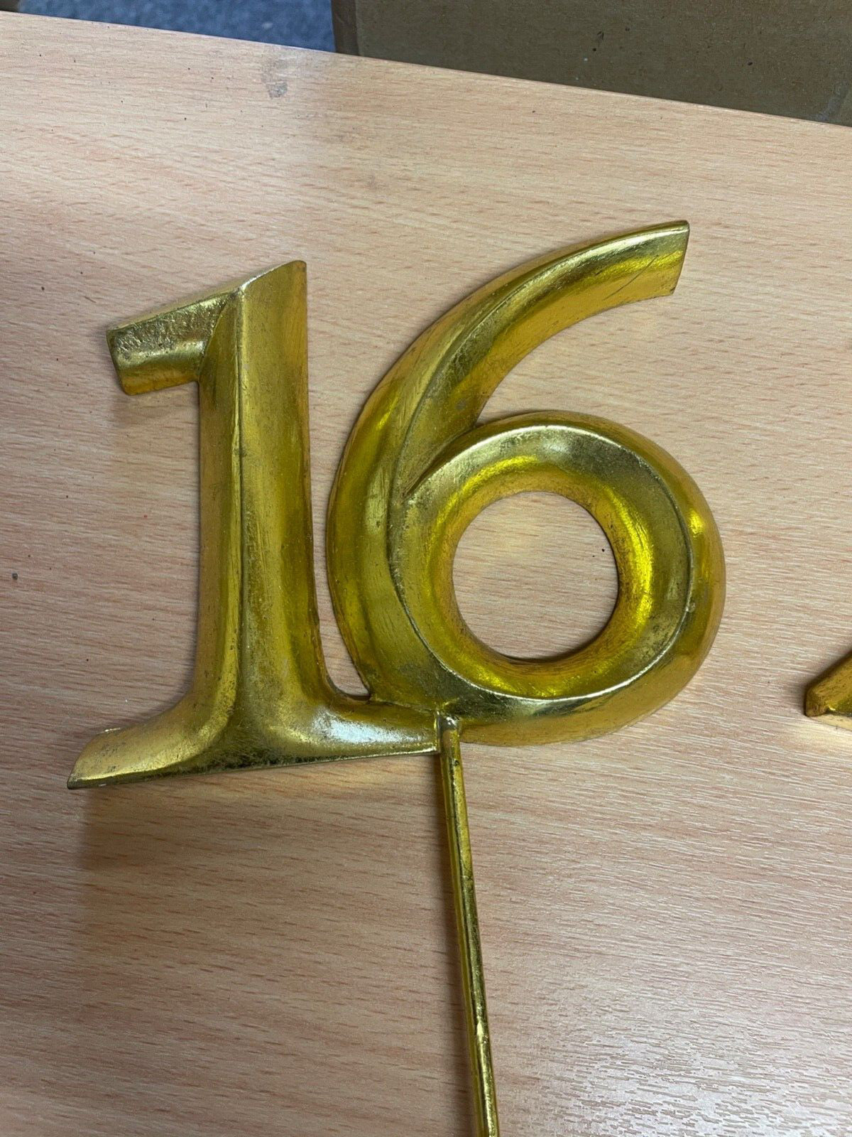 16th & 21st POSH GRAFFITI DECORATIVE GOLD GILT WOOD NUMBERS 46CM HIGH HOME PARTY